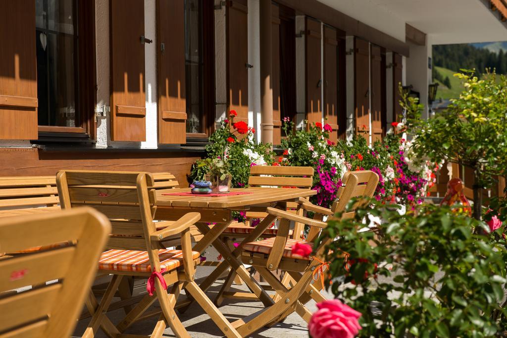 Gasthaus & Pension Alphorn Лех Экстерьер фото